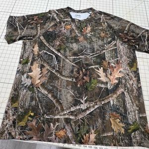 Men’s Cabela’s camouflage shirt